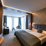 Stadthotel מלון